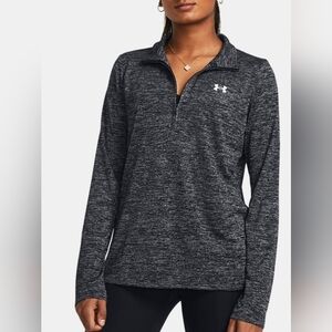 UA Women's Tech Twist 1/2 Zip Top Size Lg Black